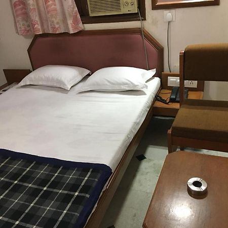 Hotel Grg ヴァドーダラー エクステリア 写真