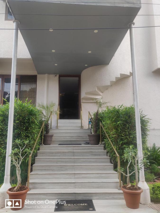 Hotel Grg ヴァドーダラー エクステリア 写真