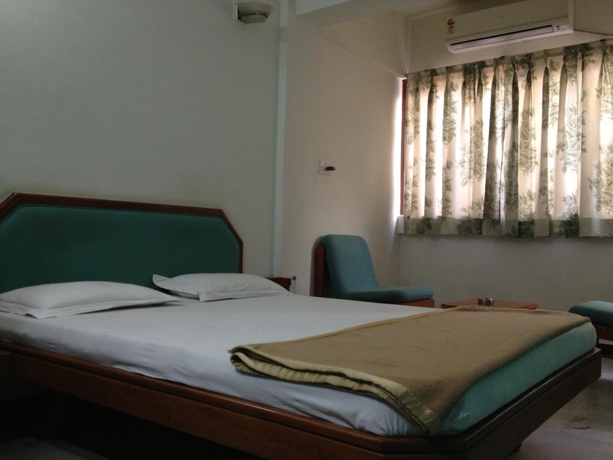 Hotel Grg ヴァドーダラー エクステリア 写真