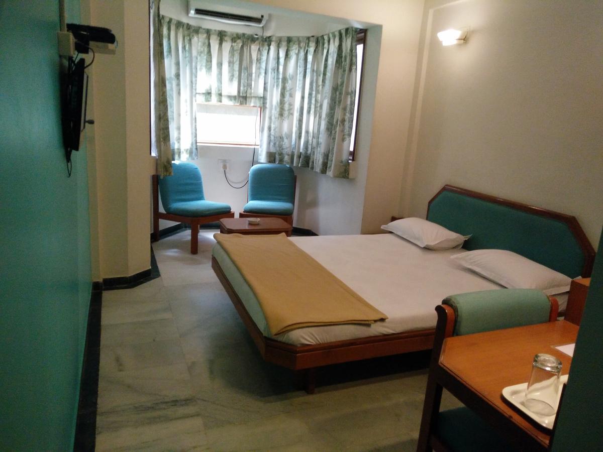 Hotel Grg ヴァドーダラー エクステリア 写真